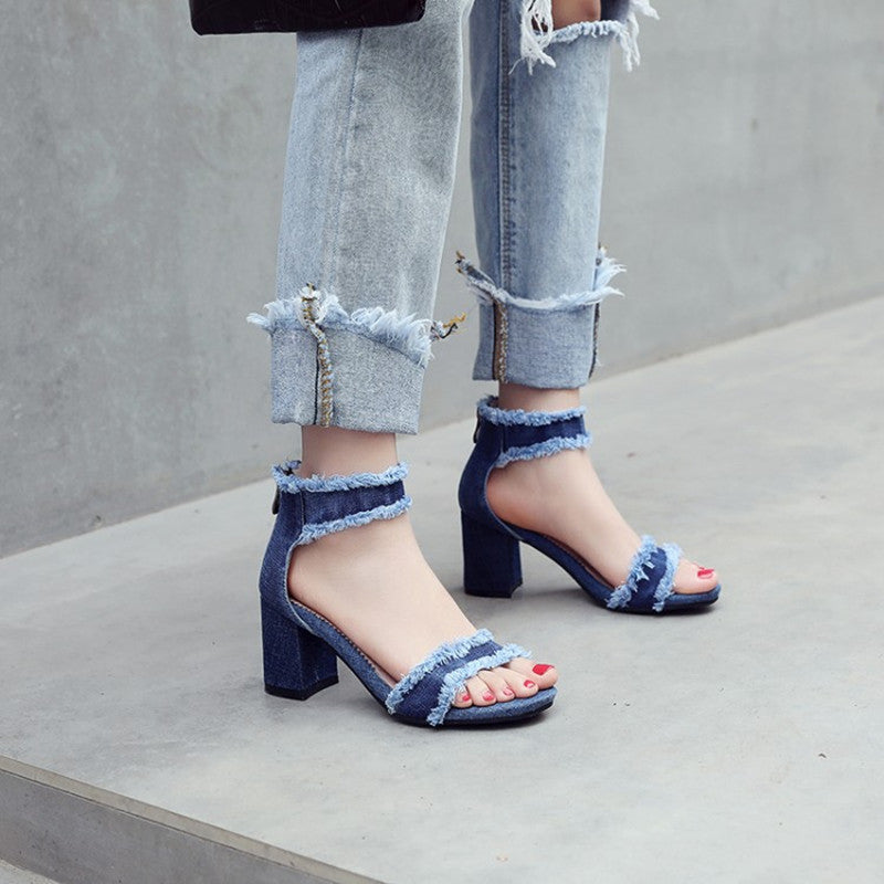 High heel sandals with zipper