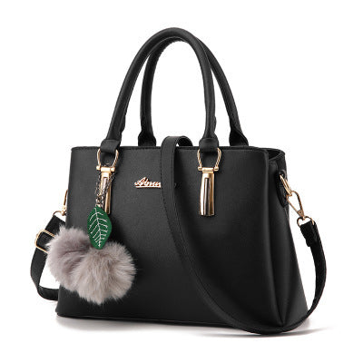 diagonal shoulder bag