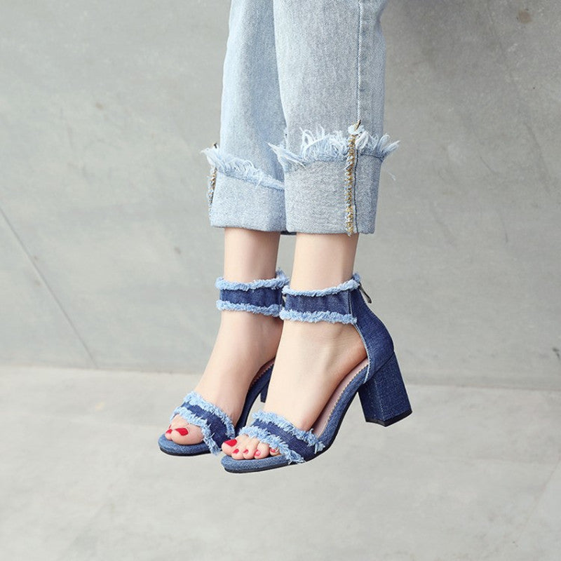High heel sandals with zipper
