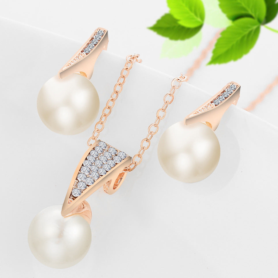 Pearl earring and necklace set