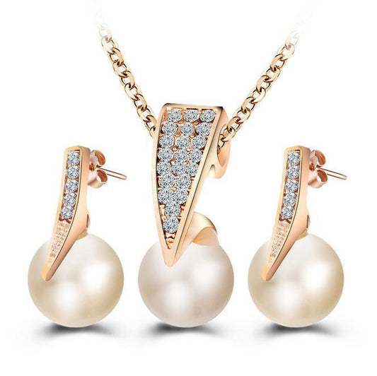 Pearl earring and necklace set