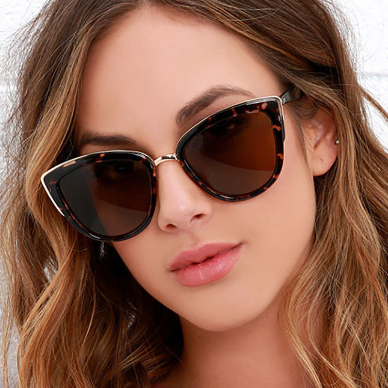 Cat eye sunglasses